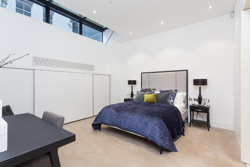 Urban Chic - Chiltern & Baker - image 7