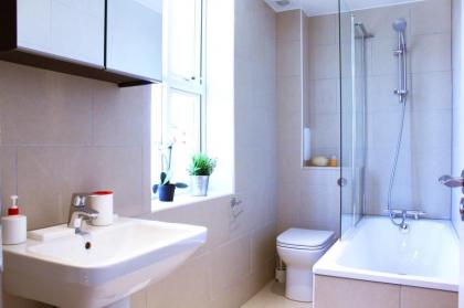 Camden Market Apartments - image 3