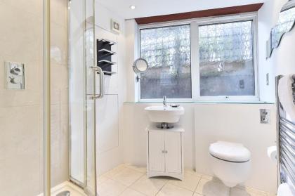 Camden Market Apartments - image 8
