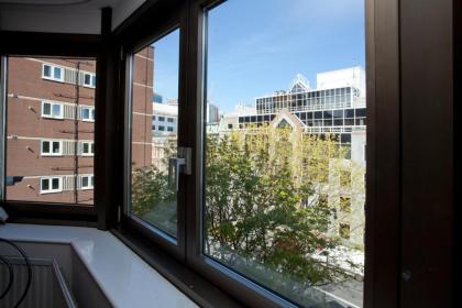 Tower Bridge Apartment - image 11