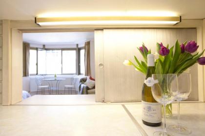 Tower Bridge Apartment - image 16