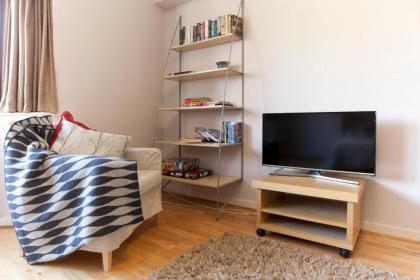 Tower Bridge Apartment - image 17