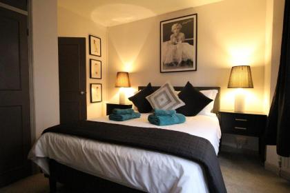 The Bromptons Luxury South Kensington Apartment - image 4