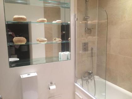 The Bromptons Luxury South Kensington Apartment - image 9