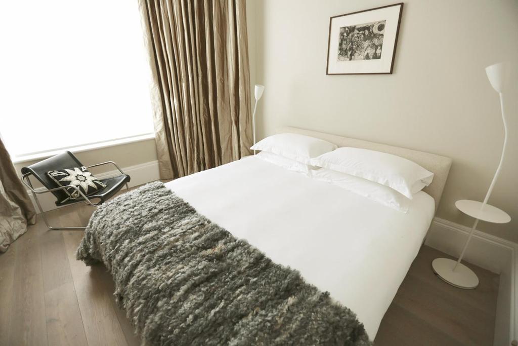 56 Welbeck Street - image 3