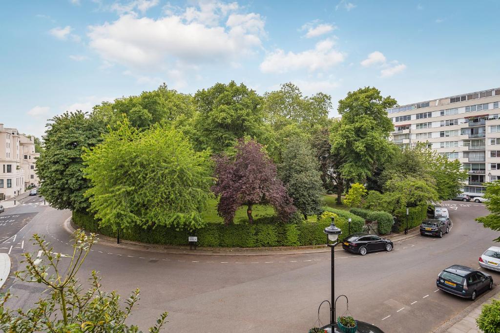 Hyde Park Residence - image 6