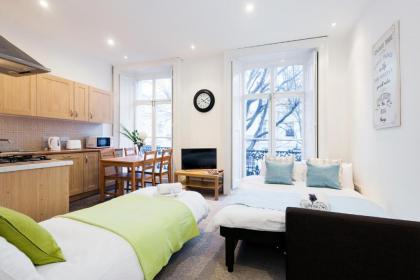 Dream South Kensington Apartment - image 13