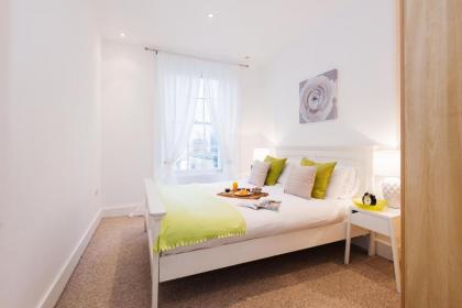 Dream South Kensington Apartment - image 3