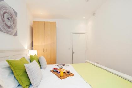 Dream South Kensington Apartment - image 8