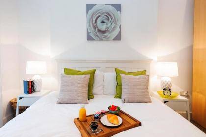 Dream South Kensington Apartment - image 9