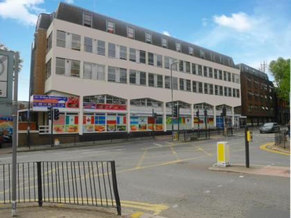 Kensal Green Backpackers 2 - image 11