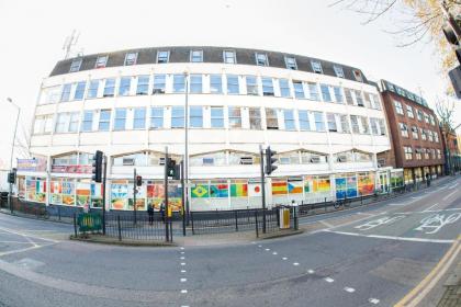 Kensal Green Backpackers 2 - image 9