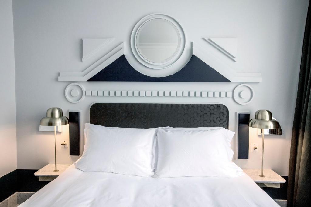 The Henrietta Hotel - image 2