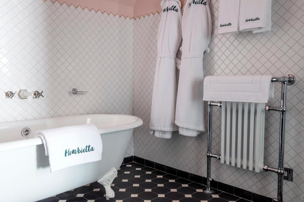 The Henrietta Hotel - image 4
