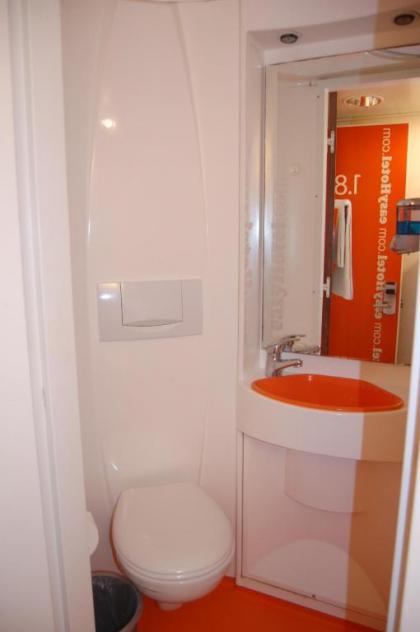 EasyHotel South Kensington - image 8