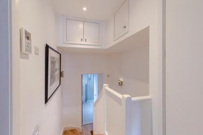 Architect's Sophisticated Private 3bed 3bath House OFF OXFORD ST - image 15