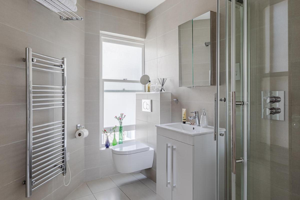 Architect's Sophisticated Private 3bed 3bath House OFF OXFORD ST - image 4