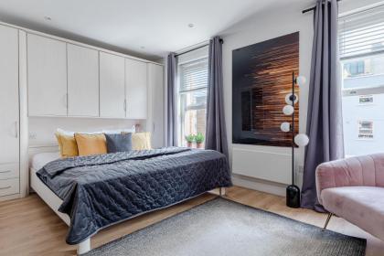 Architect's Sophisticated Private 3bed 3bath House OFF OXFORD ST - image 7