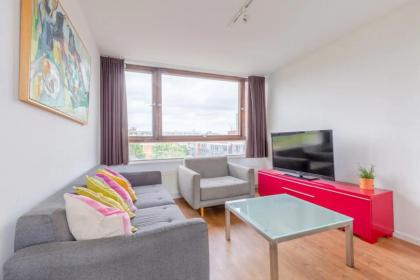 Unique Spacious Central 3 Bedroom with Rooftop Terrace - image 10