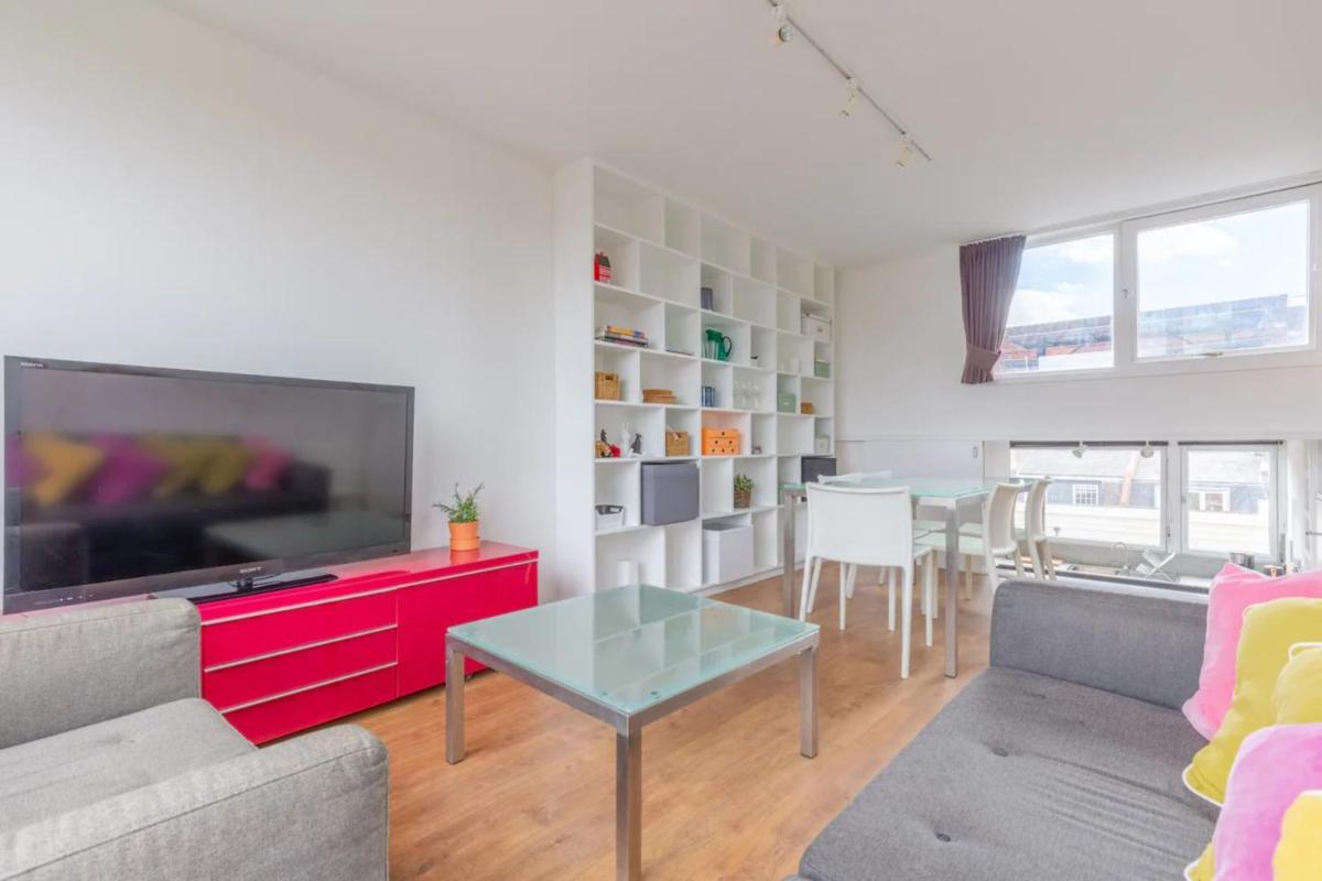 Unique Spacious Central 3 Bedroom with Rooftop Terrace - image 6