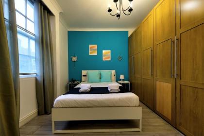 Baker Street Apartments - image 16