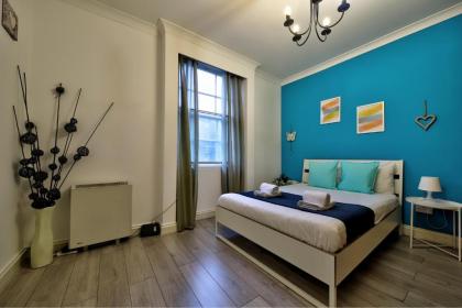 Baker Street Apartments - image 17