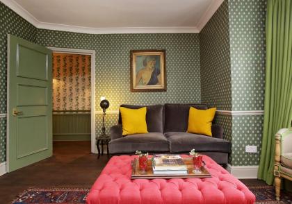 Home at Heart - Glorious 2 Bedroom Garden Apartment Notting Hill TALB