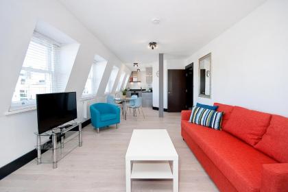 Farringdon Penthouse Loft by City Living London - image 1
