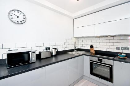 Farringdon Penthouse Loft by City Living London - image 12