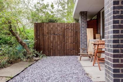 Modern Central 1BD Flat in Clerkenwell - sleeps 4! - image 5