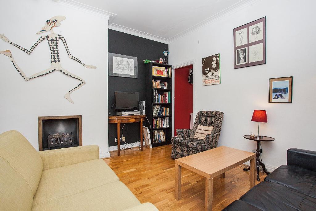 Unique Quirky 1BD in Belsize Park - image 2