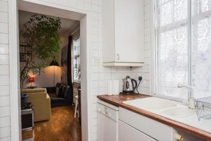 Unique Quirky 1BD in Belsize Park - image 6