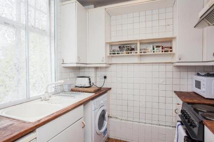 Unique Quirky 1BD in Belsize Park - image 7