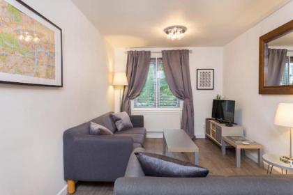 Modern 2 Bedroom Apartment in Zone 1