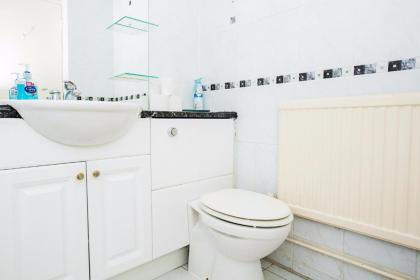 Beautiful Views - 1-Bedroom in Chancery Lane - image 13