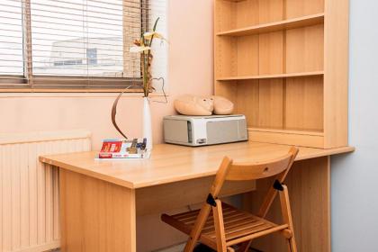 Beautiful Views - 1-Bedroom in Chancery Lane - image 5