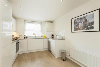 Covent Garden Maisonette - image 10