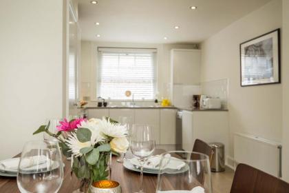 Covent Garden Maisonette - image 12