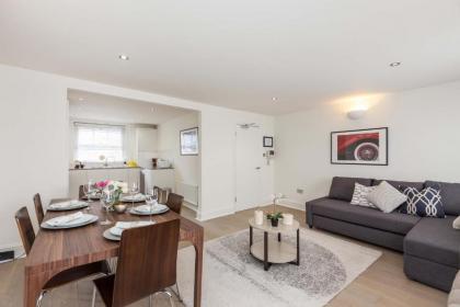Covent Garden Maisonette - image 3