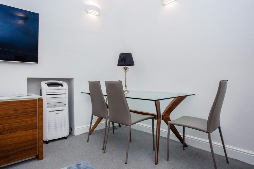 Cosy 1 Bedroom Apartment Near Harrods Knightsbridge - image 6