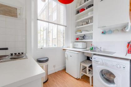 Central Spacious Studio Near Kensington Gardens - image 5