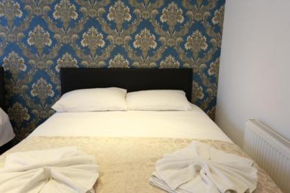 Whitechapel Grand - image 15