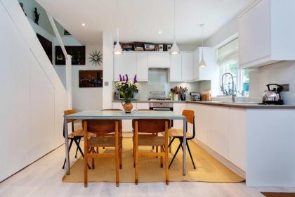 Veeve - Camden Mews Terrace