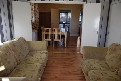 Four Bedroom House Chandos Road - image 5