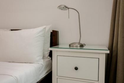 Modern 1 Bed Flat in Wandsworth - image 14