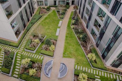 Modern 1 Bed Flat in Wandsworth - image 2
