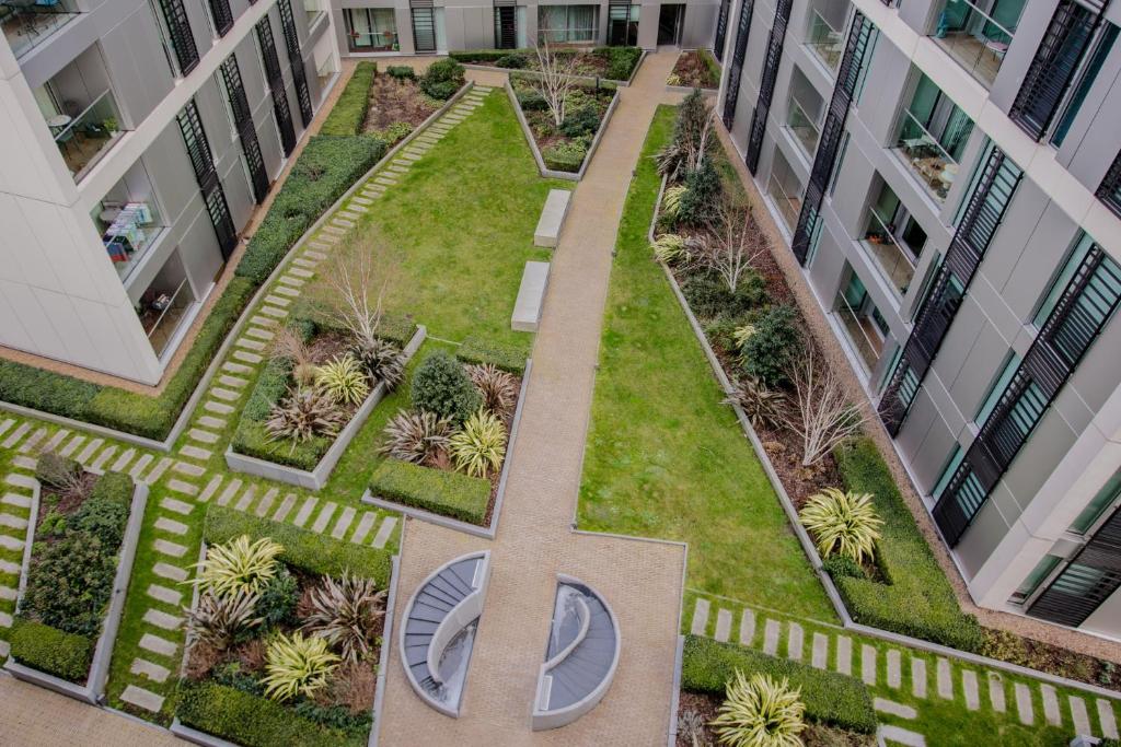Modern 1 Bed Flat in Wandsworth - image 2