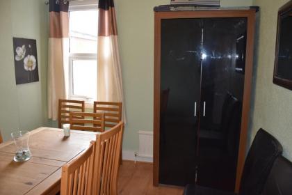 4 Bedroom Apartment & 2 Bedroom apartment - image 14