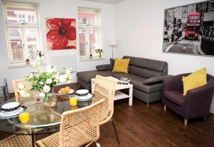 Apt 2 Trafalgar Square 2nd Floor by Indigo Flats - image 1
