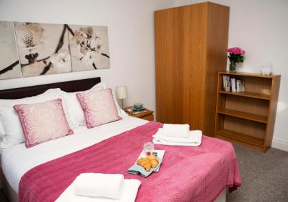 Apt 2 Trafalgar Square 2nd Floor by Indigo Flats - image 10